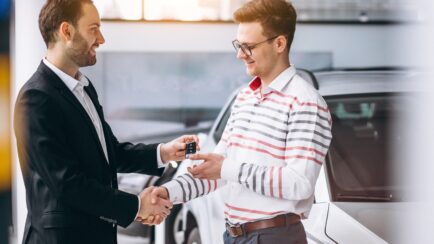 Leasing vs zakup auta za gotówkę – co lepsze w 2026?